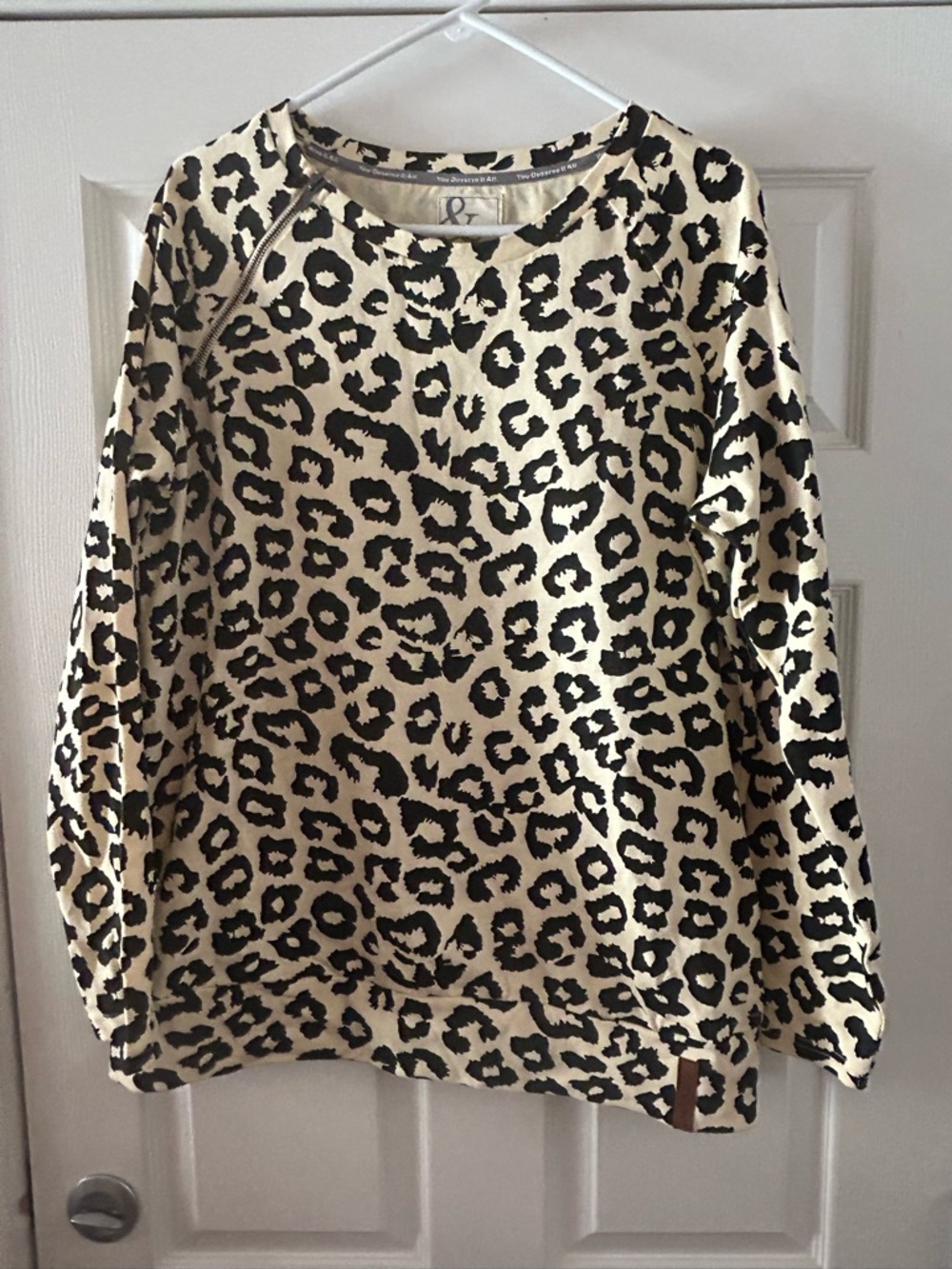AMPERSAND AVE Black & Cream Leopard Print Pullover